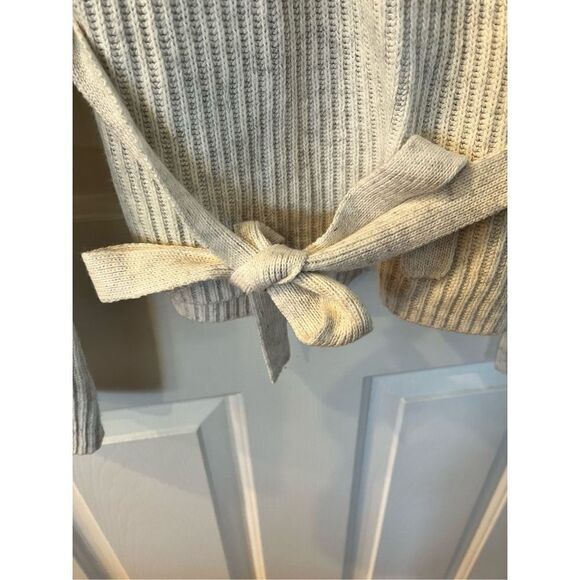 Cupcakes and Cashmere Chavi Light Gray Wrap Around Sweater sz PM EUC - Picture 4 of 7